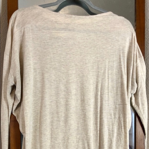 Cute long sleeve tee. Perfect for layering! - Picture 2 of 4